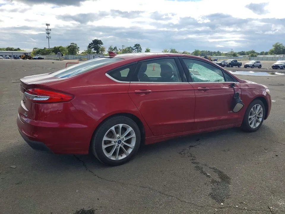 3FA6P0LU6KR111195 — 2019 FORD FUSION photo 3