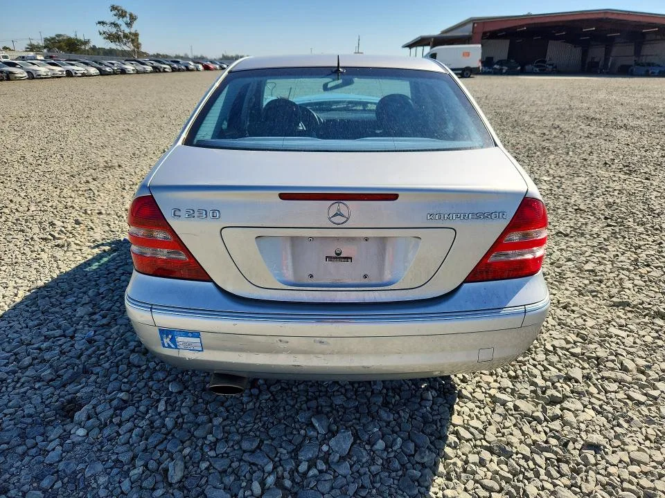 WDBRF40J55F600523 — 2005 MERCEDES-BENZ C photo 6