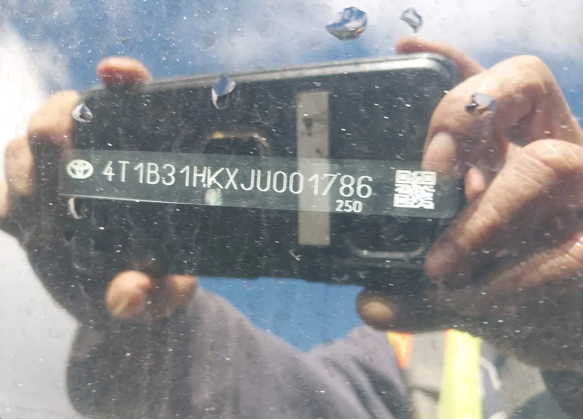 4T1B31HKXJU001786 — 2018 TOYOTA Camry photo 4