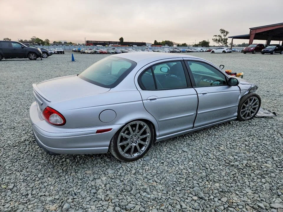 SAJEB51C34WE19392 — 2004 JAGUAR X-TYPE photo 3