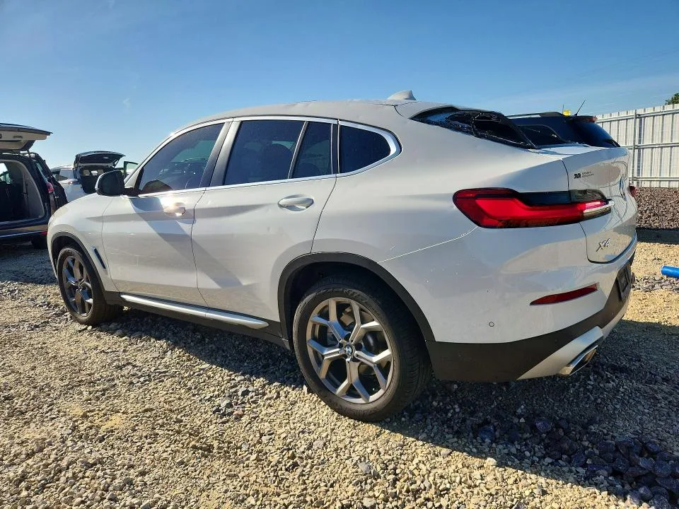 5UX33DT09R9T74413 — 2024 BMW X4 photo 2