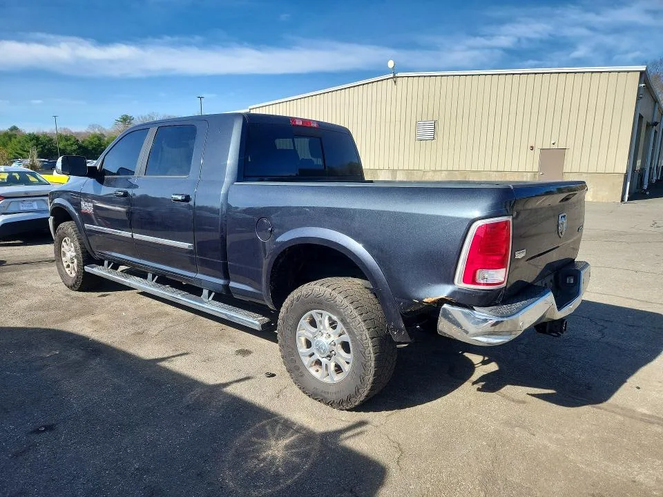 3C6UR5NJ1JG224405 — 2018 RAM 2500 photo 2