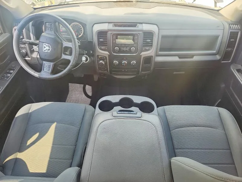 1C6RR7FT1JS165821 — 2018 RAM 1500 photo 8