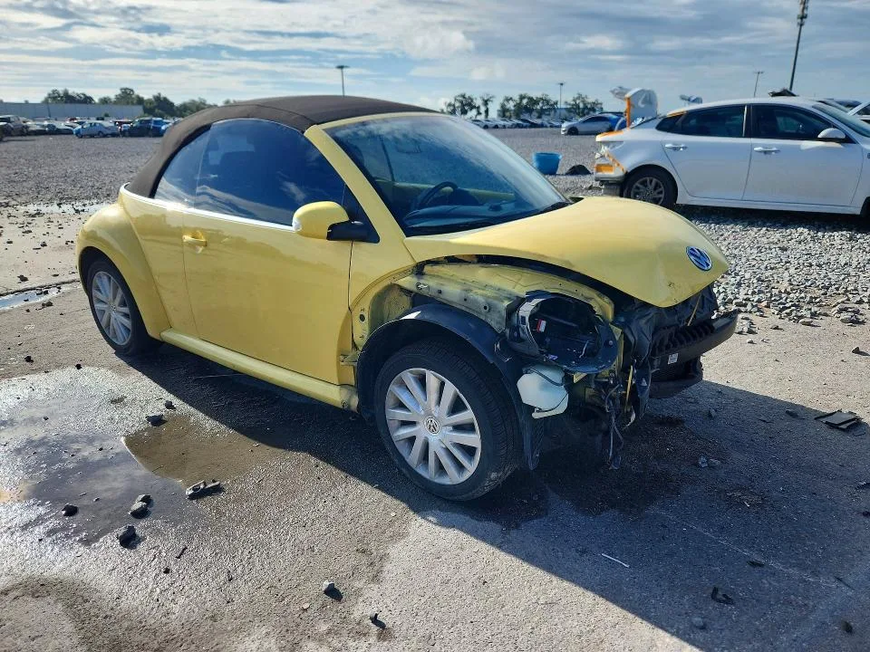 3VWRF31Y38M414536 — 2008 VOLKSWAGEN NEW BEETLE photo 4