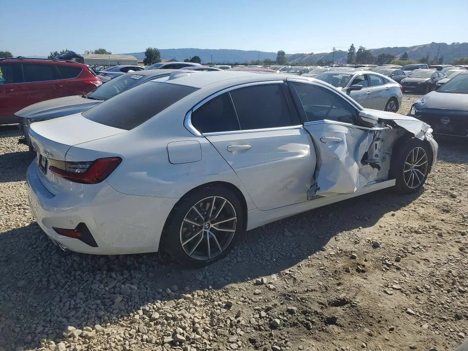 3MW5P7J0XM8B65846 — 2021 BMW 330E photo 3