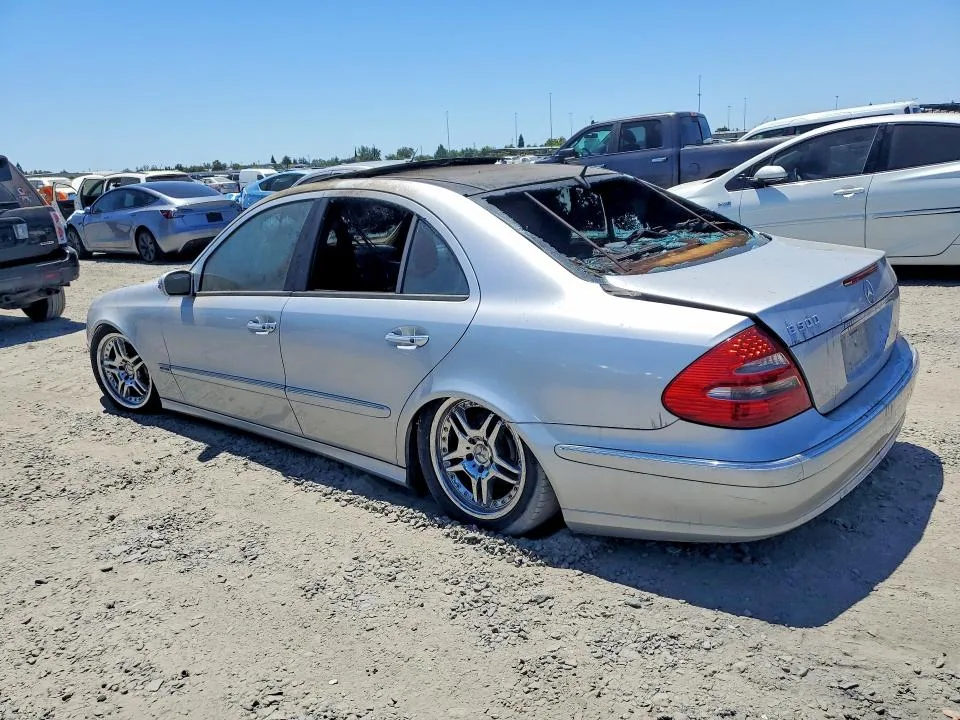 WDBUF70JX3A175838 — 2003 MERCEDES-BENZ E photo 2