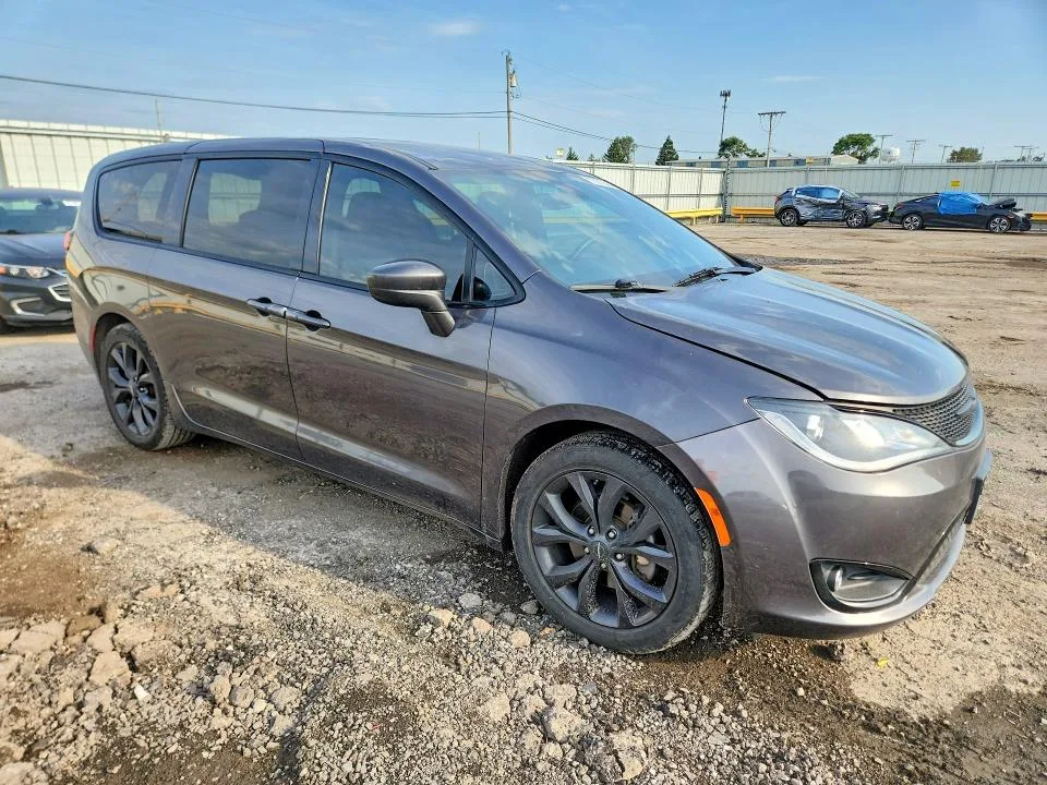 2C4RC1FG6LR269736 — 2020 CHRYSLER PACIFICA photo 4