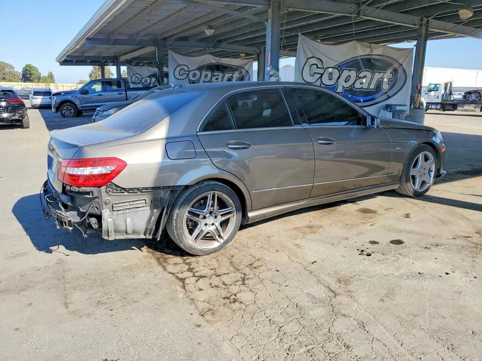 WDDHF5KBXCA534334 — 2012 MERCEDES-BENZ E photo 3