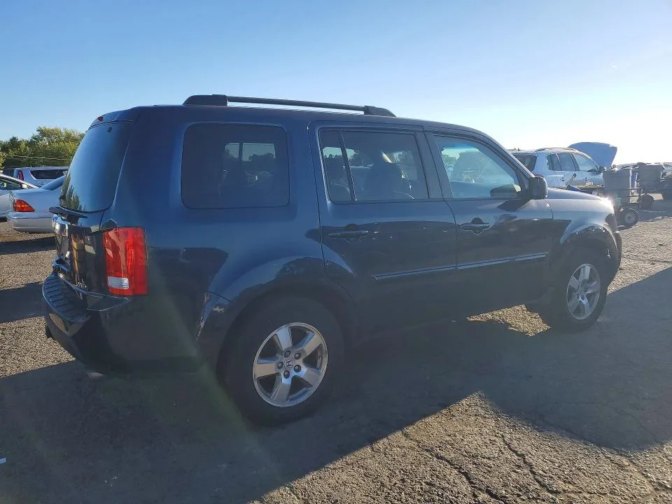 5FNYF4H50BB090036 — 2011 HONDA PILOT photo 3