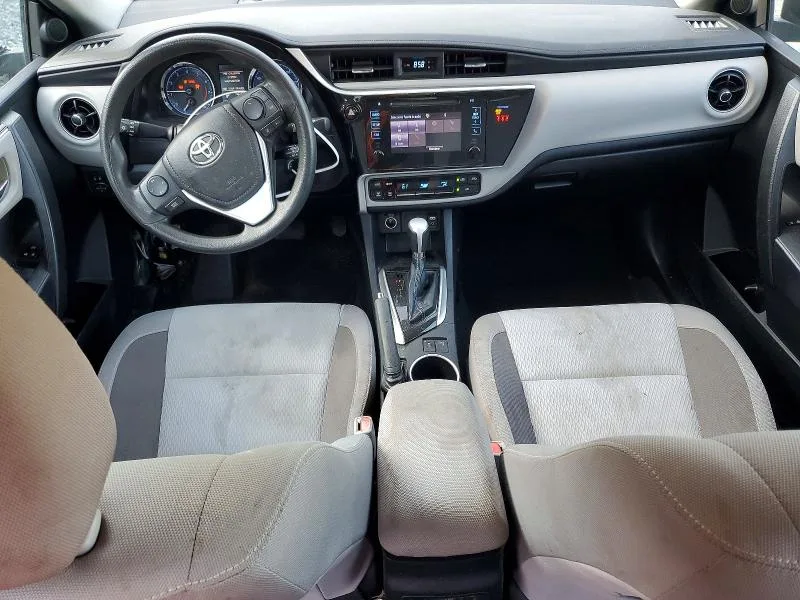 2T1BURHE5JC109675 — 2018 TOYOTA COROLLA photo 8