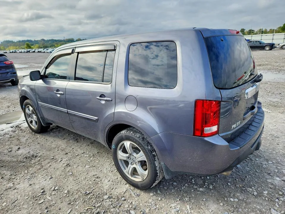 5FNYF4H47FB073604 — 2015 HONDA PILOT photo 2