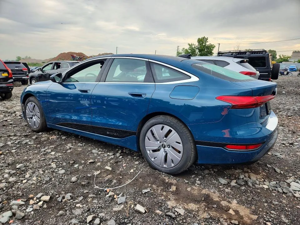 WAUFFAFC8FN010140 — 2025 AUDI A6 E-TRON photo 2
