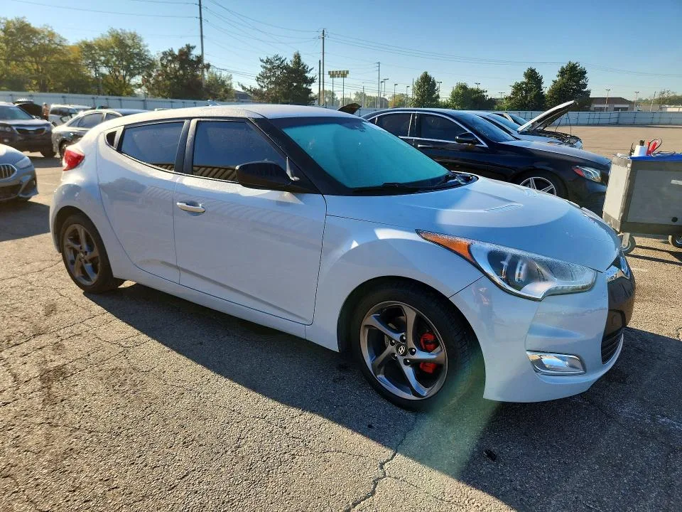 KMHTC6ADXEU213946 — 2014 HYUNDAI VELOSTER photo 4