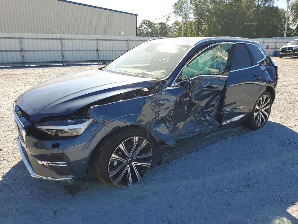 YV4L12DA1P1378936 — 2023 VOLVO XC60 photo 1