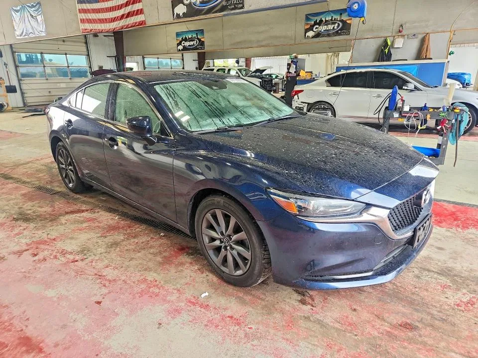 JM1GL1UM1J1303292 — 2018 MAZDA 6 photo 4
