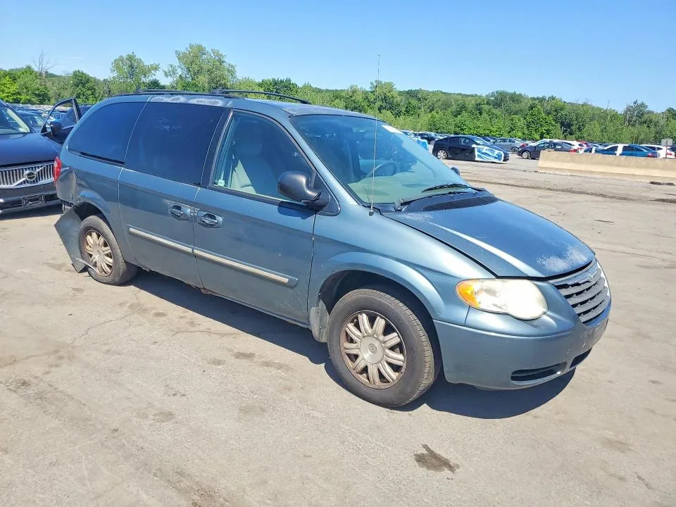 2A4GP54L36R796344 — 2006 CHRYSLER TOWN & COUNTRY photo 4