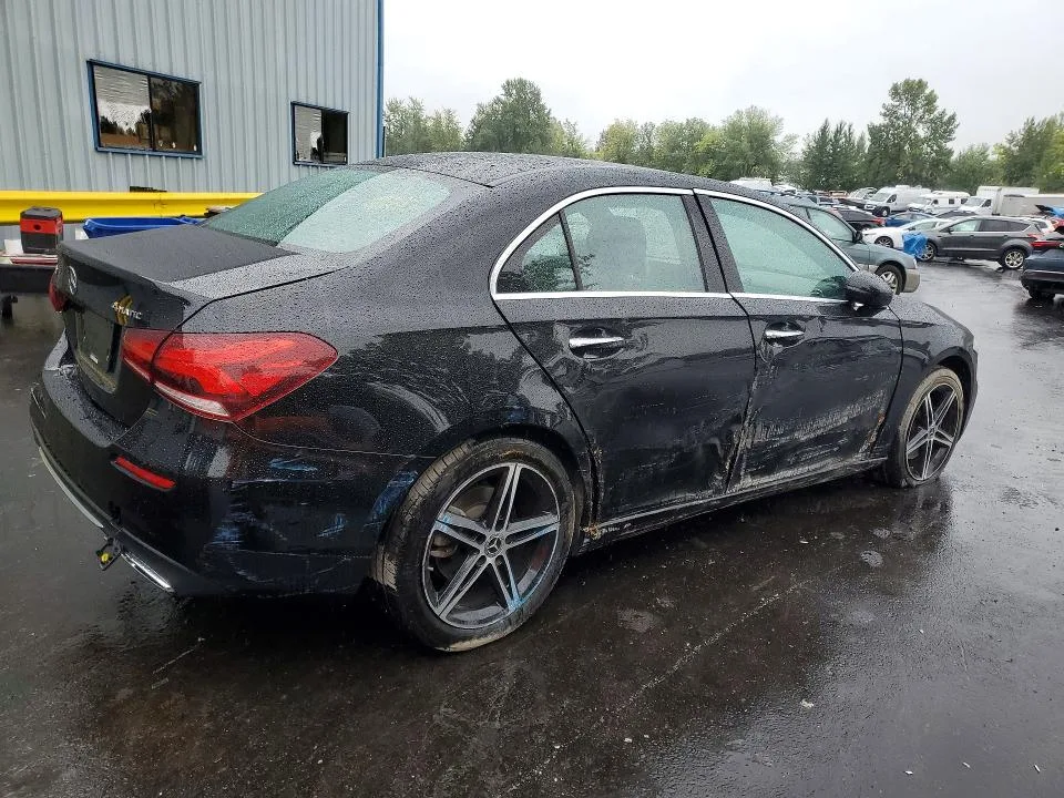 WDD3G4FBXKW035417 — 2019 MERCEDES-BENZ A photo 3