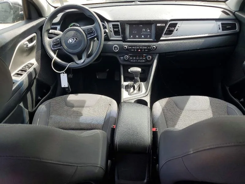 KNDCB3LC5H5055346 — 2017 KIA NIRO photo 8
