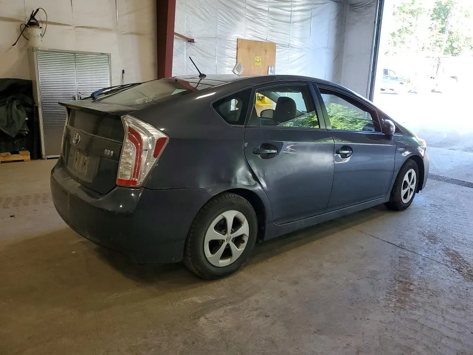 JTDKN3DU8C1599530 — 2012 TOYOTA PRIUS photo 3
