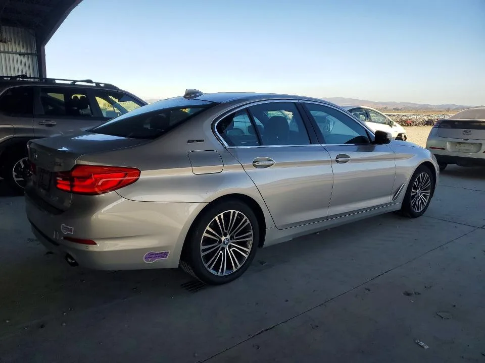 WBAJA9C57KB393660 — 2019 BMW 530E photo 3