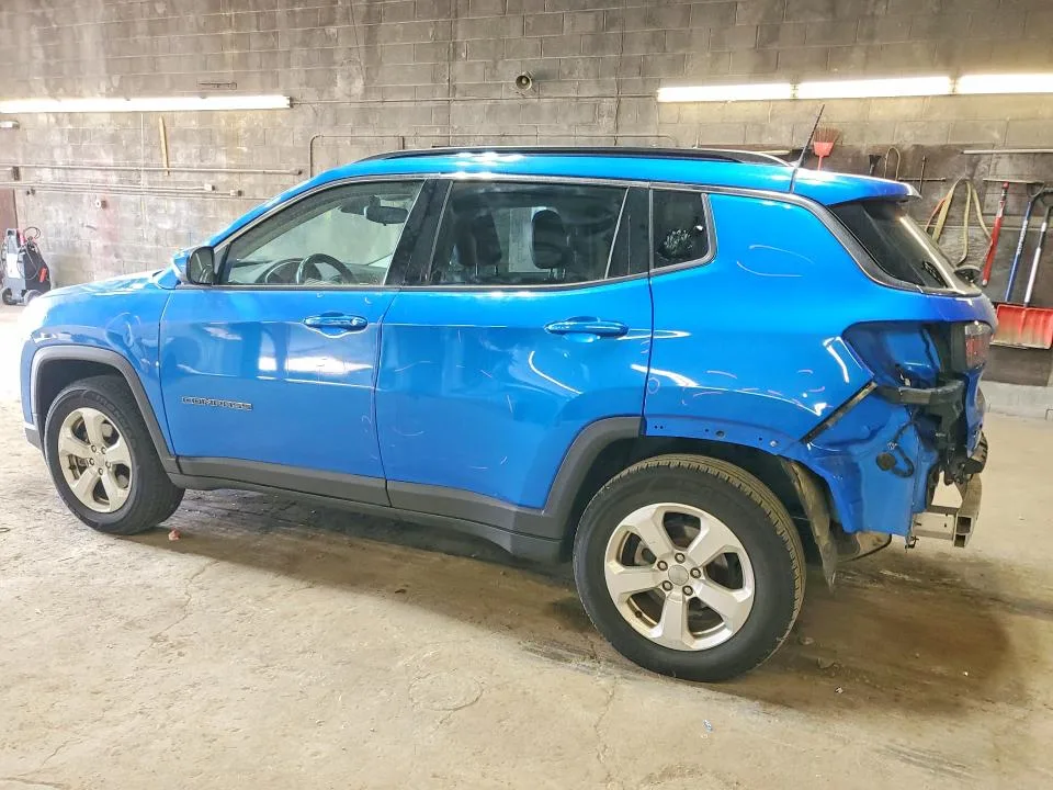 3C4NJDBB7KT829100 — 2019 JEEP COMPASS photo 2