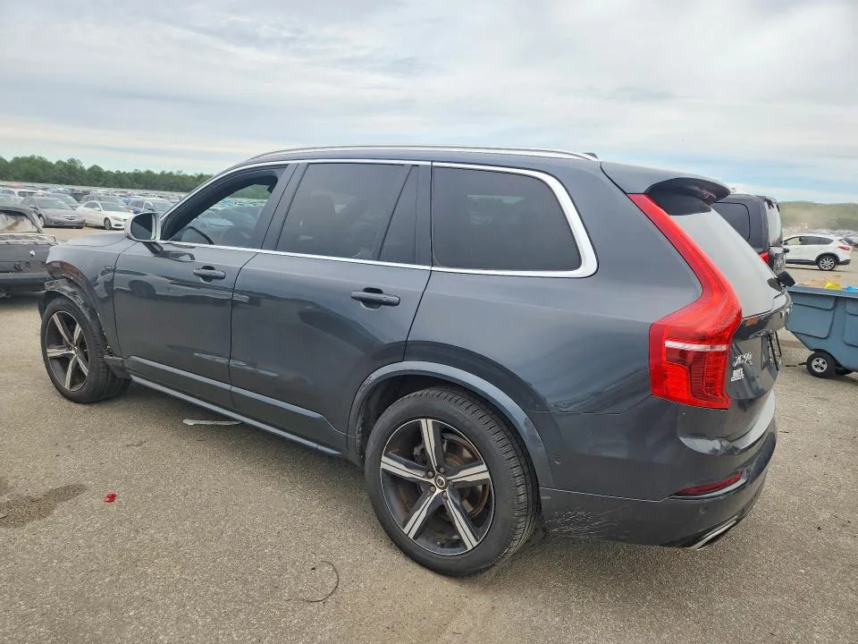YV4A22PMXJ1205692 — 2018 VOLVO XC90 photo 2