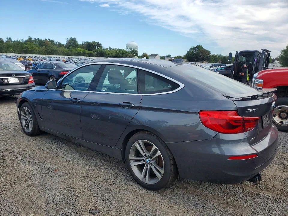 WBA8Z9C32HG826397 — 2017 BMW 330 photo 2