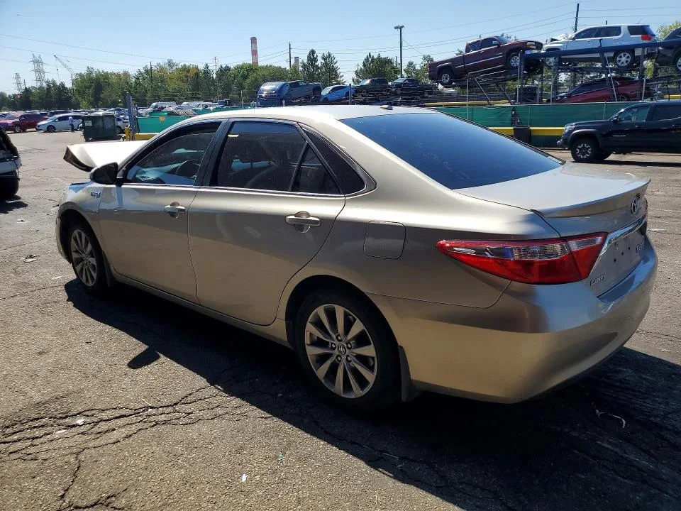 4T1BDAFK2HU201460 — 2017 TOYOTA CAMRY HYBRID photo 2