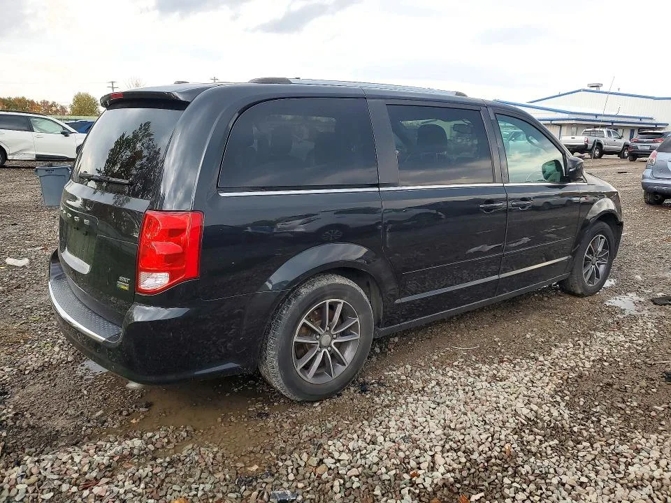 2C4RDGCG8HR605544 — 2017 DODGE GRAND CARAVAN photo 3