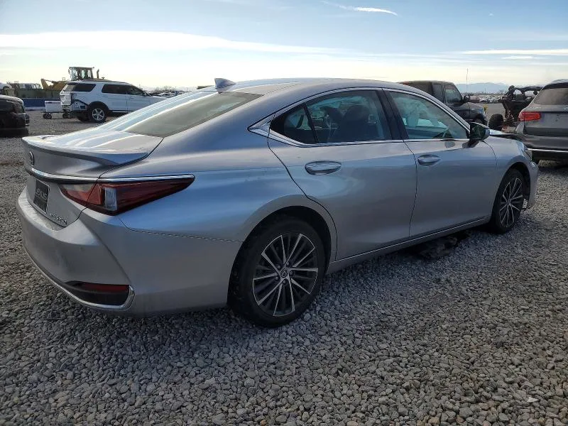 58AD11D1XPU010548 — 2023 LEXUS ES 250 photo 3