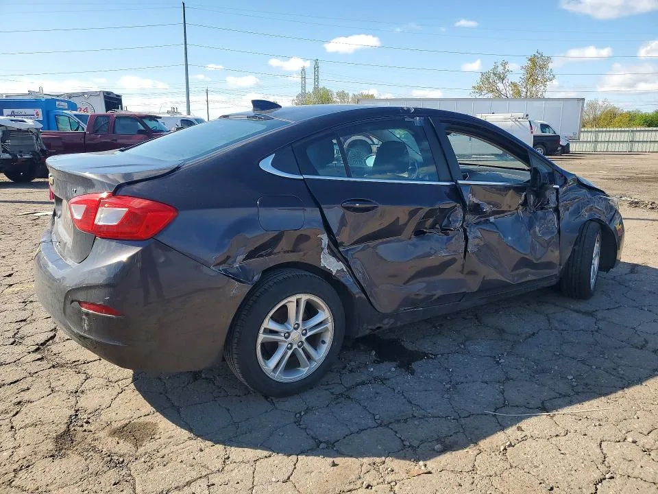1G1BE5SM5H7142492 — 2017 CHEVROLET CRUZE photo 3