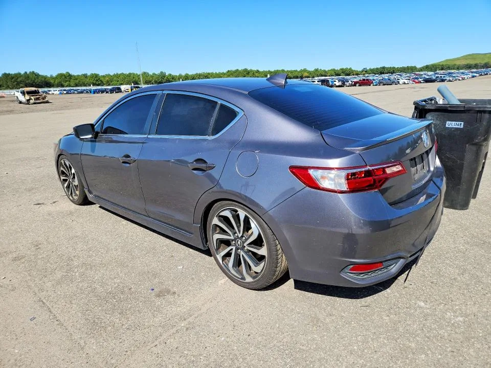 19UDE2F40JA003910 — 2018 ACURA ILX photo 2