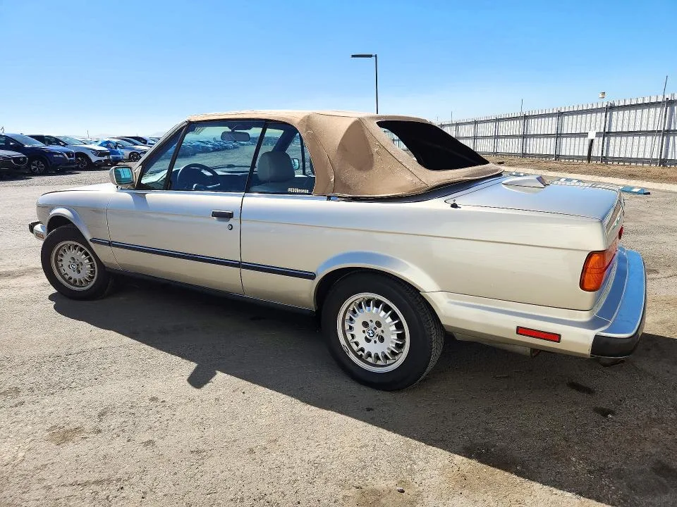 WBABB230XH8855020 — 1987 BMW 325 photo 2
