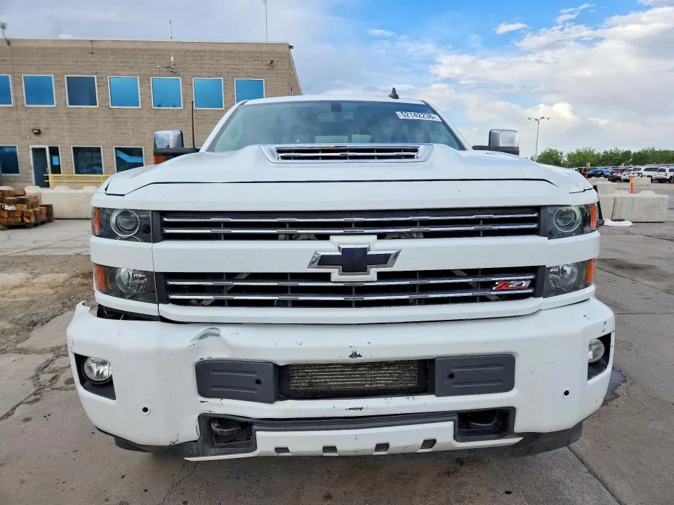 1GC4KZCY4JF261616 — 2018 CHEVROLET SILVERADO photo 5