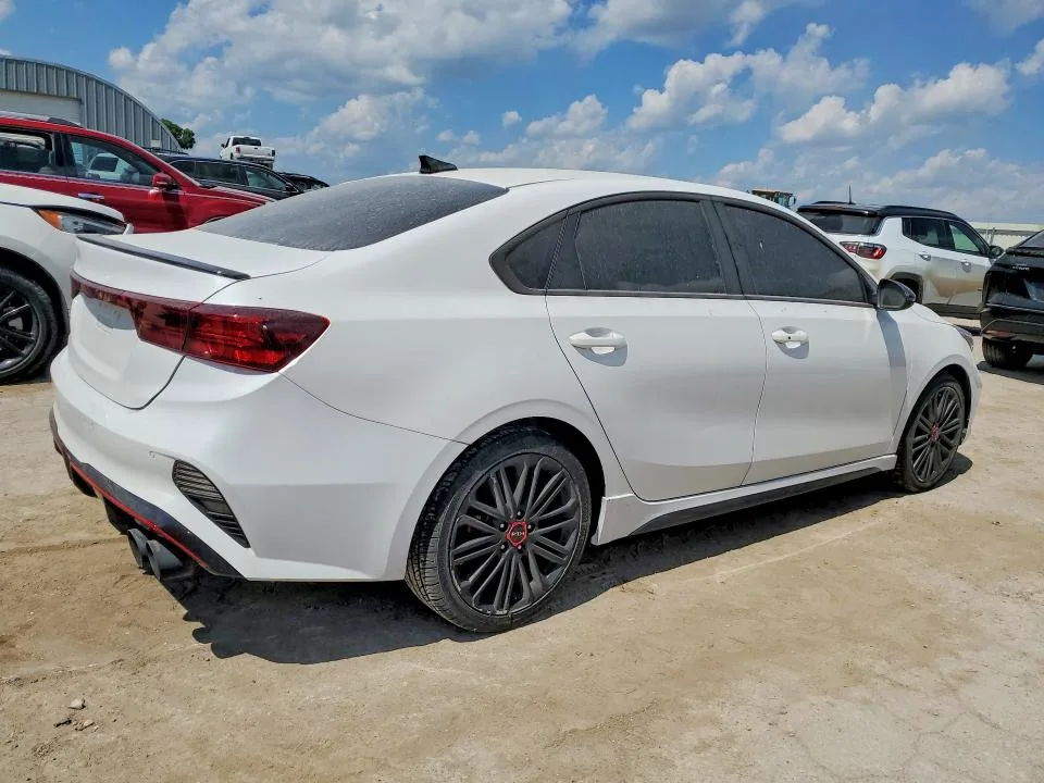 3KPF44AC7PE570285 — 2023 KIA FORTE photo 3