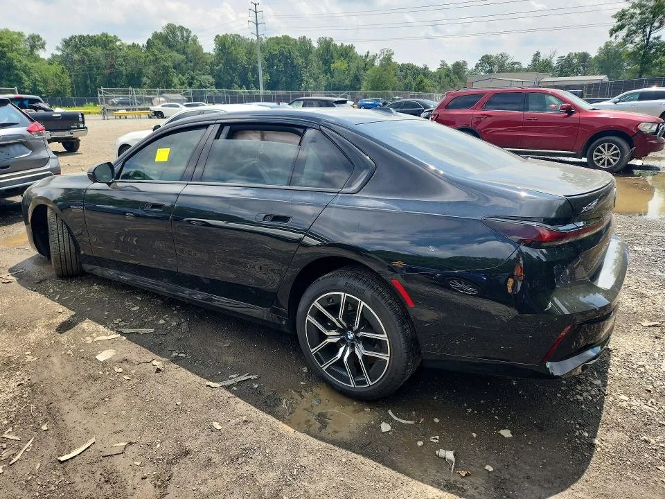 WBA33EJ0XTCX40526 — 2026 BMW 760 photo 2