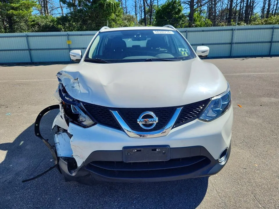 JN1BJ1CR4HW118912 — 2017 NISSAN ROGUE SPORT photo 5