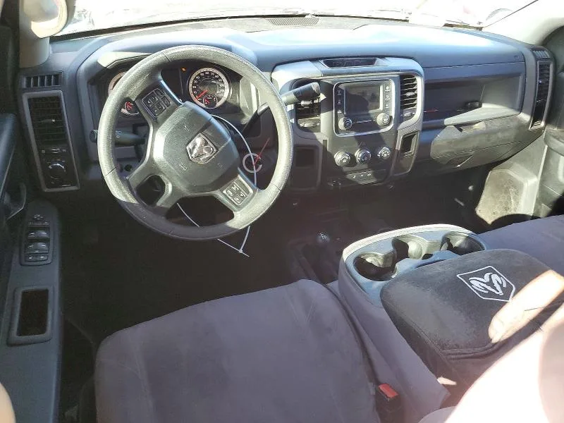 3C6UR5CL5JG358659 — 2018 RAM 2500 photo 8