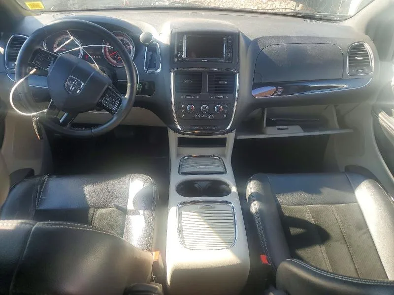 2C4RDGCG5HR631728 — 2017 DODGE GRAND CARAVAN photo 8