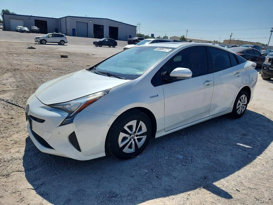 JTDKARFU5G3003134 — 2016 TOYOTA PRIUS photo 1
