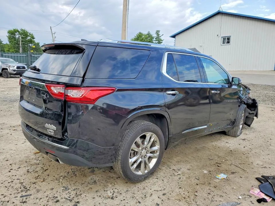 1GNEVKKW3JJ104635 — 2018 CHEVROLET TRAVERSE photo 3