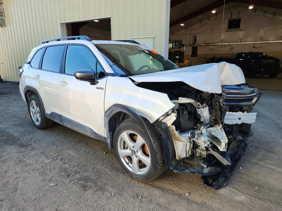 JF2SLSED3SH403080 — 2025 SUBARU FORESTER photo 4