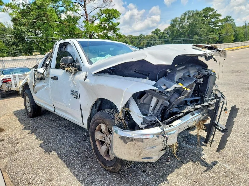 1C6RR7LGXPS516967 — 2023 RAM 1500 CLASSIC photo 4