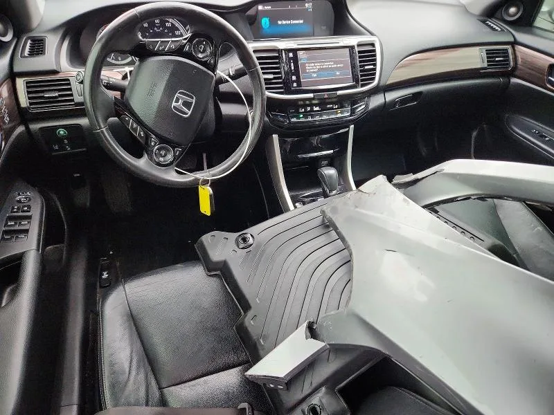1HGCR2F95HA235845 — 2017 HONDA ACCORD photo 8