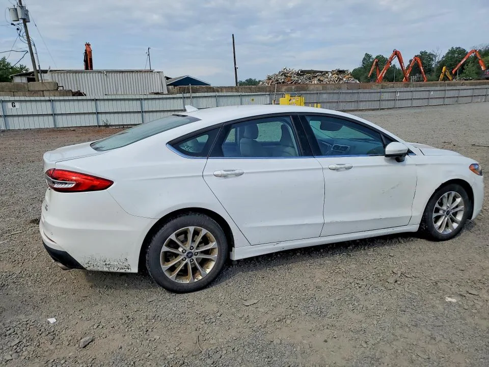 3FA6P0HD5KR145802 — 2019 FORD FUSION photo 3