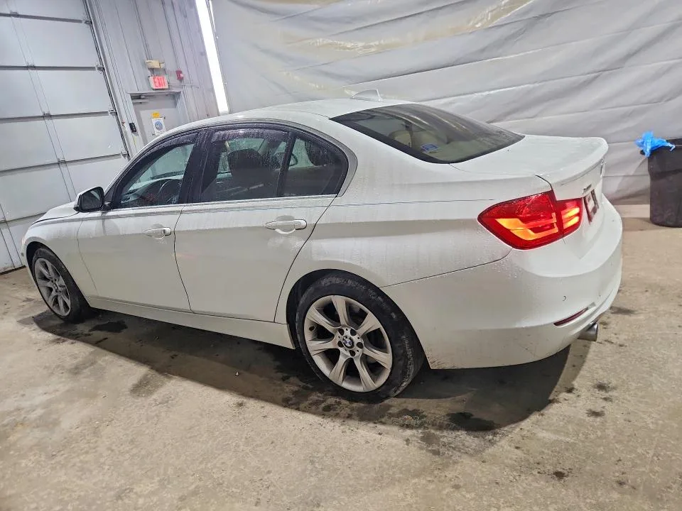 WBA3B9G55FNR92867 — 2015 BMW 335 photo 2