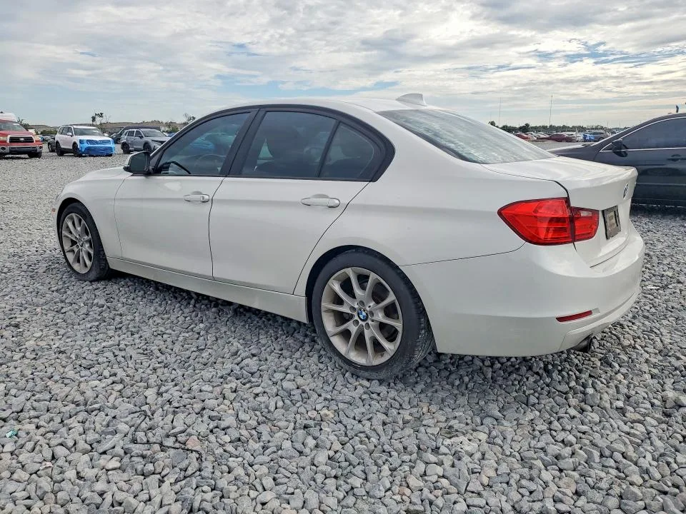 WBA3B1C56EK134265 — 2014 BMW 320 photo 2