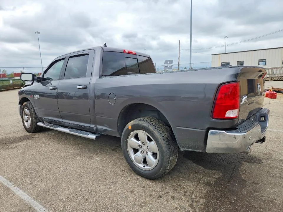 1C6RR7TM4JS267594 — 2018 RAM 1500 photo 2