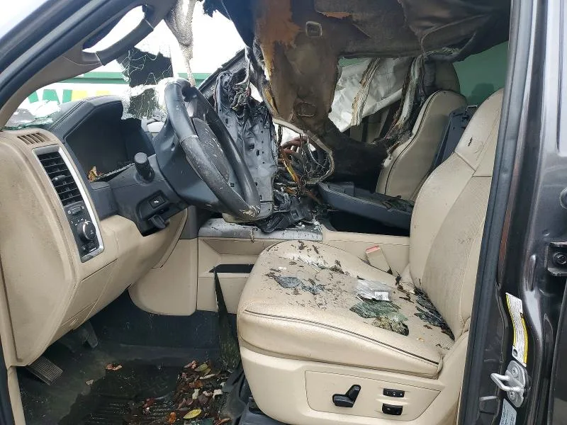 3C6UR5GJ7JG109739 — 2018 RAM 2500 photo 7