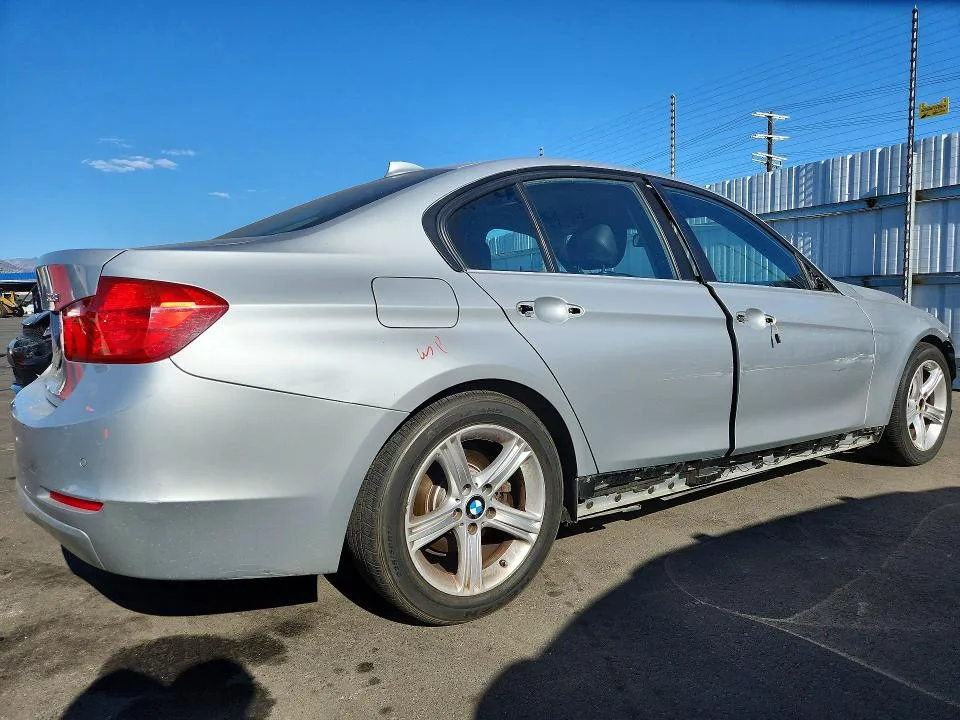 WBA3C1C52EK115693 — 2014 BMW 328 photo 3